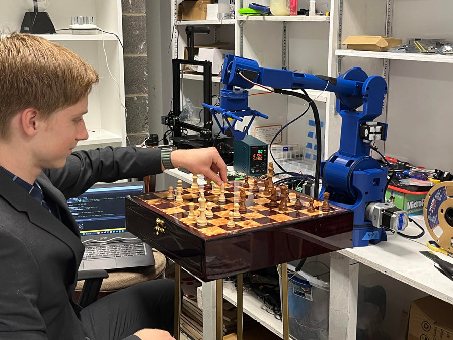 My Robot Can Beat Anyone In Chess! | How to Build/Program | 1v1 Against Chess Instructor